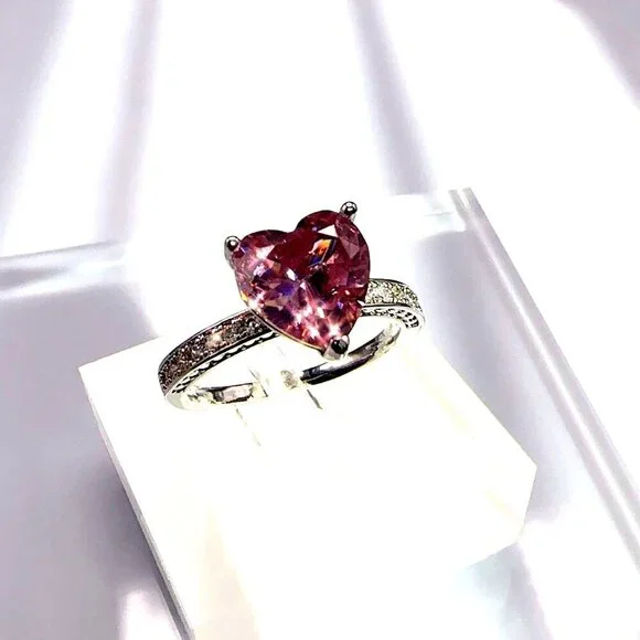 Pink Cubic Zirconia Heart Cut Ring Silver Tone Size 7 - Picture 9 of 9